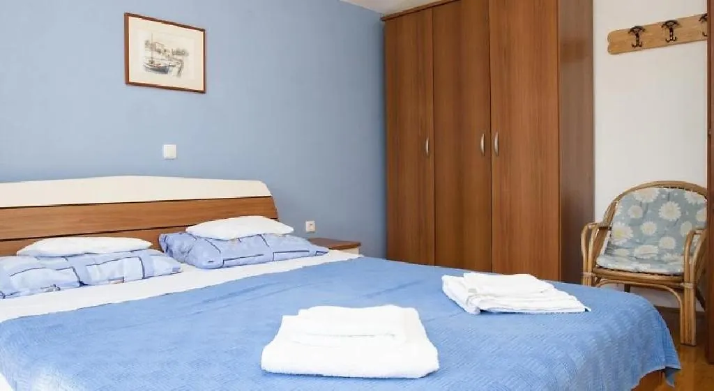 Apartment In Zdrelac With Sea View, Balcony, Air Conditioning, Wi-Fi