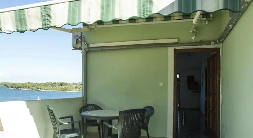Apartment In Zdrelac With Sea View, Balcony, Air Conditioning, Wi-Fi