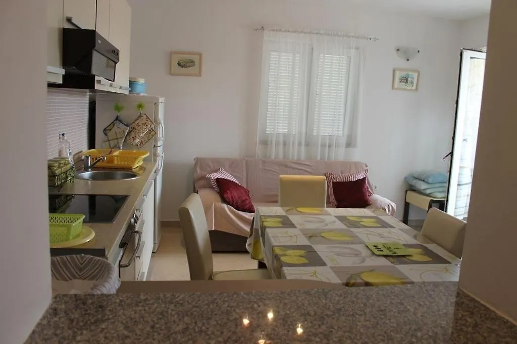 Apartment In Zdrelac With Sea View, Balcony, Air Conditioning, Wi-Fi