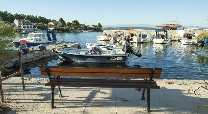 Apartment In Zdrelac With Sea View, Balcony, Air Conditioning, Wi-Fi