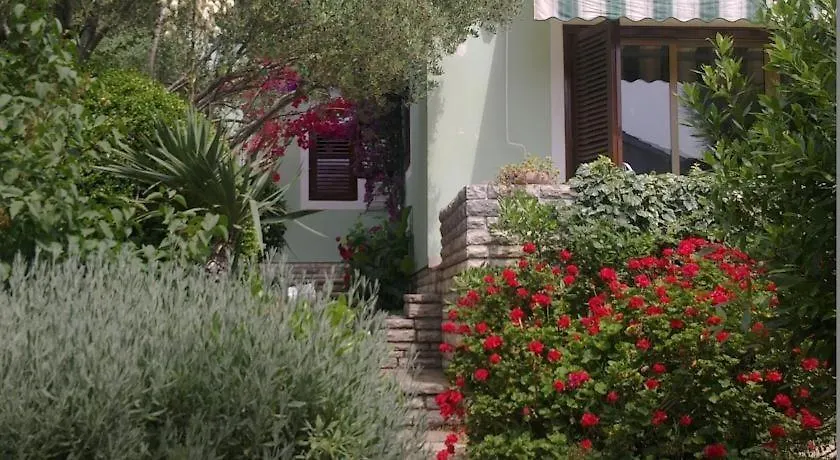 Apartment In Zdrelac With Sea View, Balcony, Air Conditioning, Wi-Fi 0*,