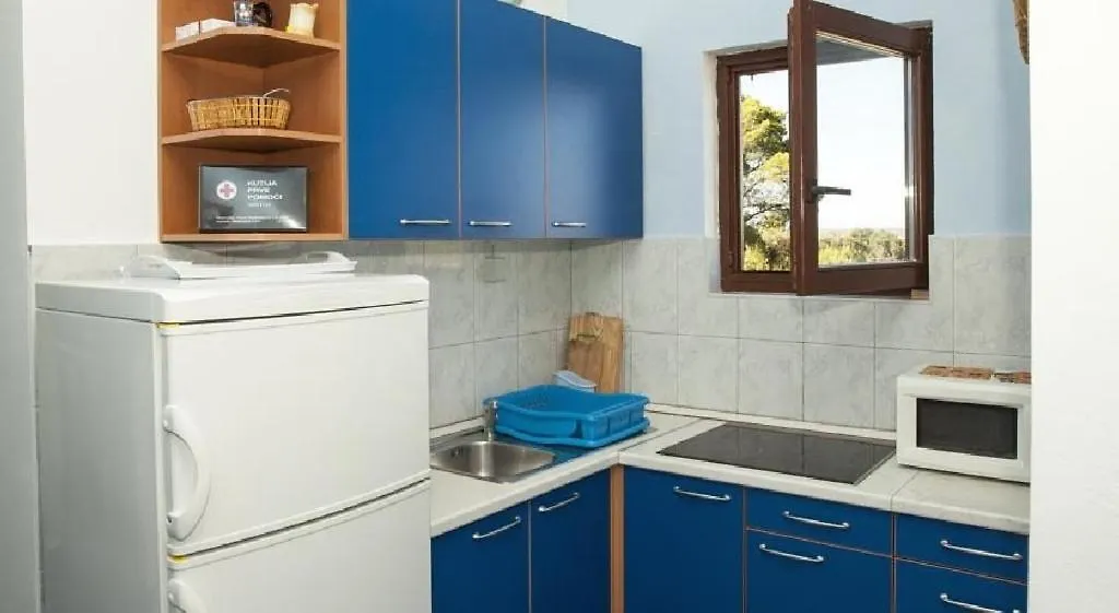 Apartment In Zdrelac With Sea View, Balcony, Air Conditioning, Wi-Fi